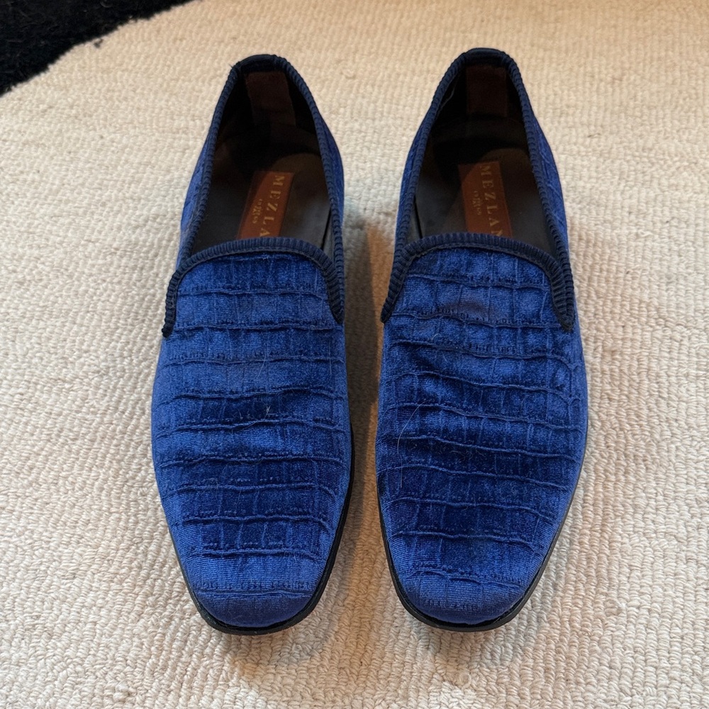 SHOE SALE** Mezlan Men’s Navy Blue Croc-Embossed Velvet Loafers